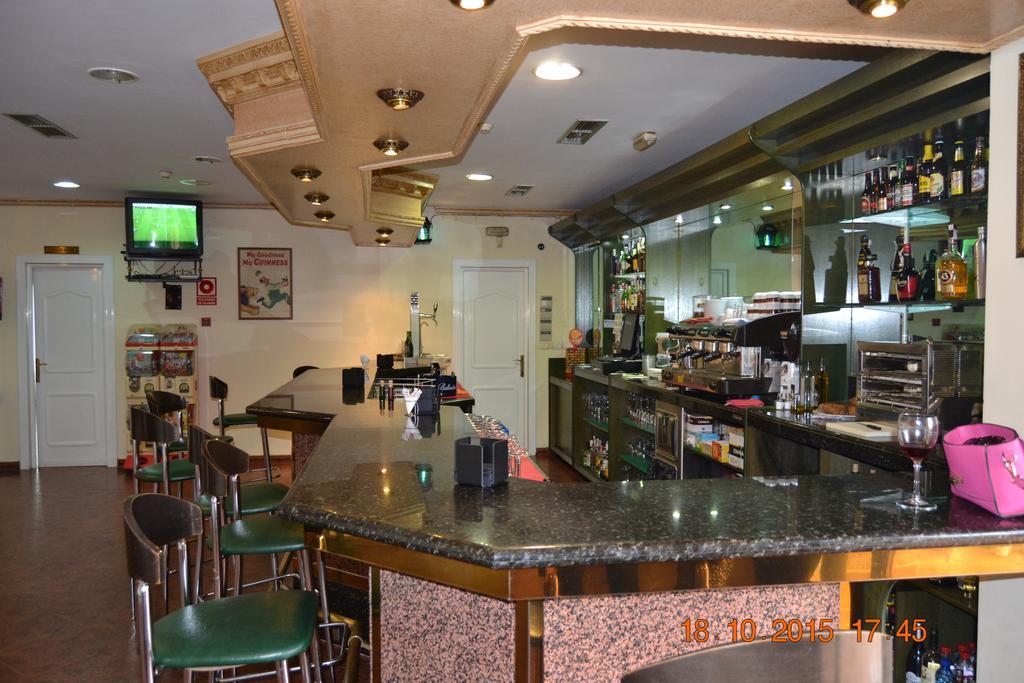 Hotel Poniente Moraleda De Zafayona Buitenkant foto