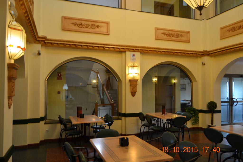 Hotel Poniente Moraleda De Zafayona Buitenkant foto