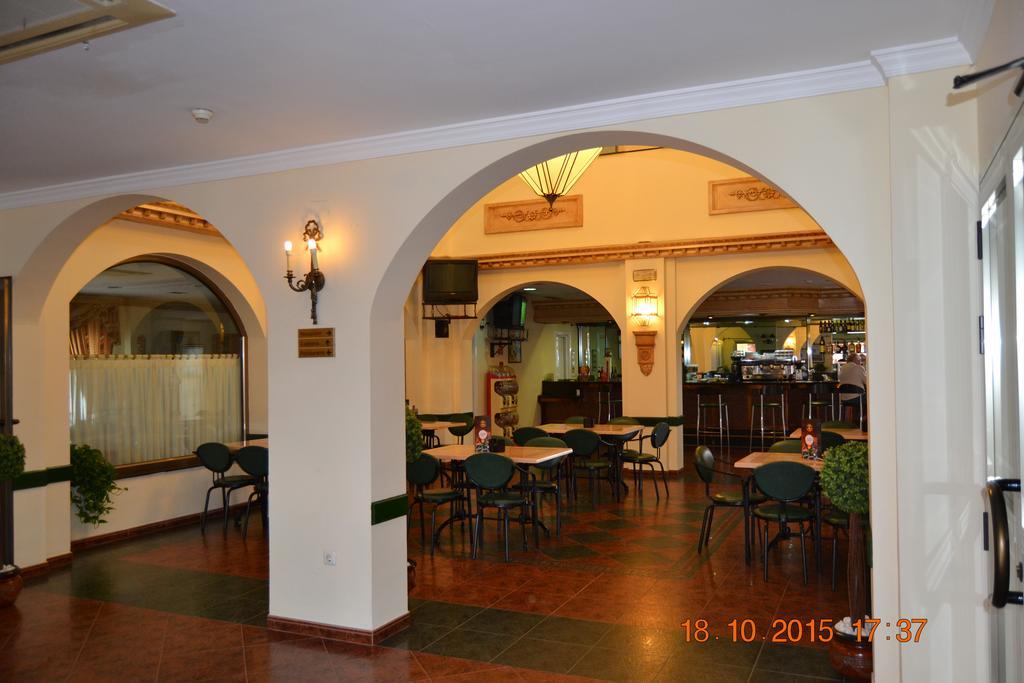 Hotel Poniente Moraleda De Zafayona Buitenkant foto