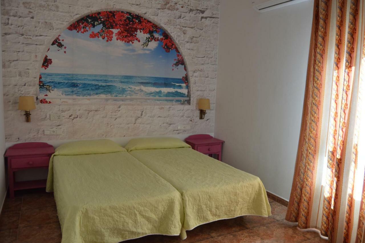 Hotel Poniente Moraleda De Zafayona Buitenkant foto