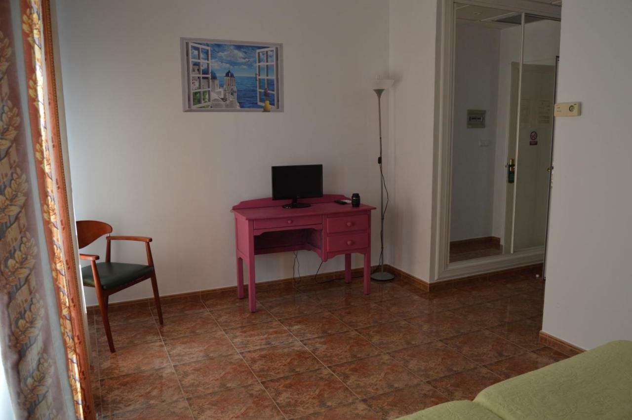 Hotel Poniente Moraleda De Zafayona Buitenkant foto